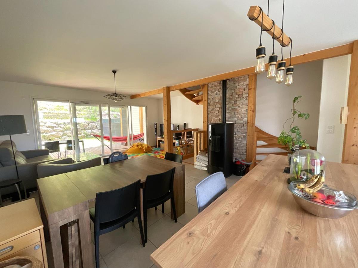 Maison Familiale Vue Lac Avec Jardin - A 10Mn Du Lac Et Stations De Ski Apartman Publier Kültér fotó